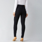 Women Straight Fit Mid-Rise Clean Look Cropped Jeans
