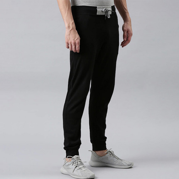 https://wayedge.in/products/men-black-solid-organic-cotton-track-pants