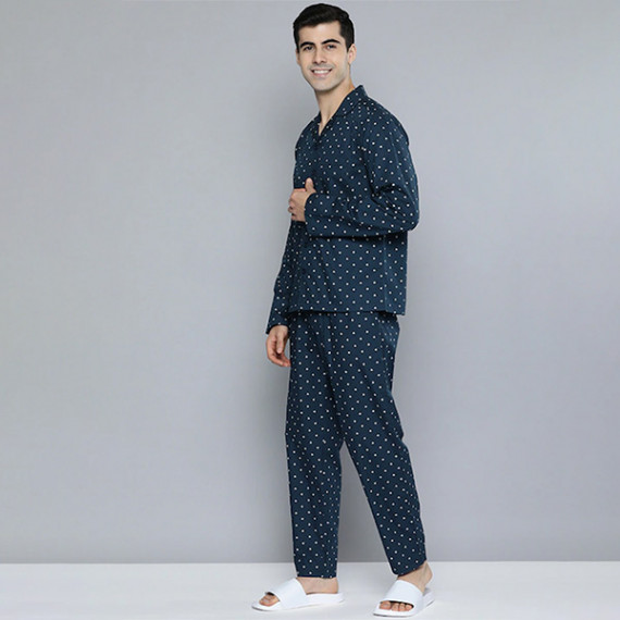 https://wayedge.in/products/men-navy-blue-white-printed-pure-cotton-night-suit
