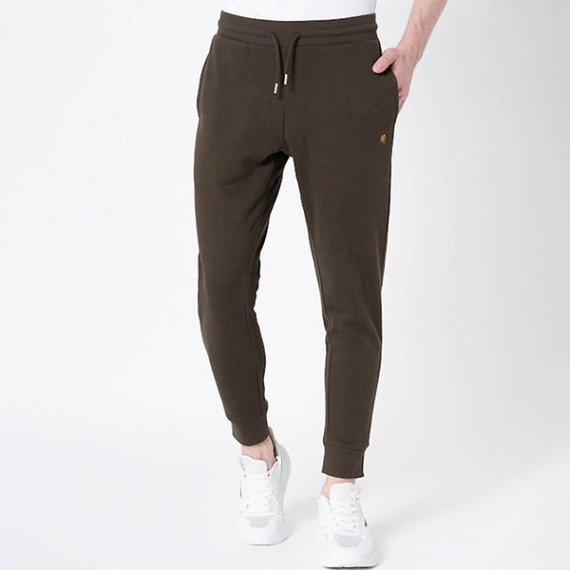 https://wayedge.in/products/men-olive-solid-joggers