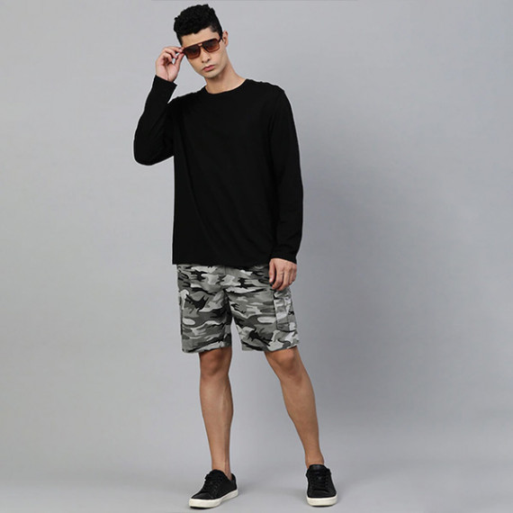 https://wayedge.in/products/men-charcoal-grey-camouflage-printed-pure-cotton-cargo-shorts