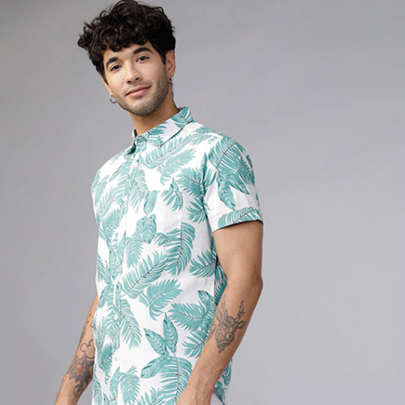 https://wayedge.in/products/men-green-white-slim-fit-printed-casual-shirt