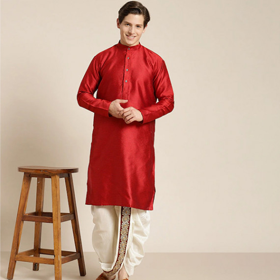 https://wayedge.in/products/mens-cream-coloured-pure-cotton-double-layer-dhoti-gold-zari-border